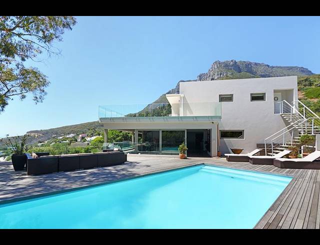 8 BEDROOM HOUSE FOR SALE IN LLANDUDNO